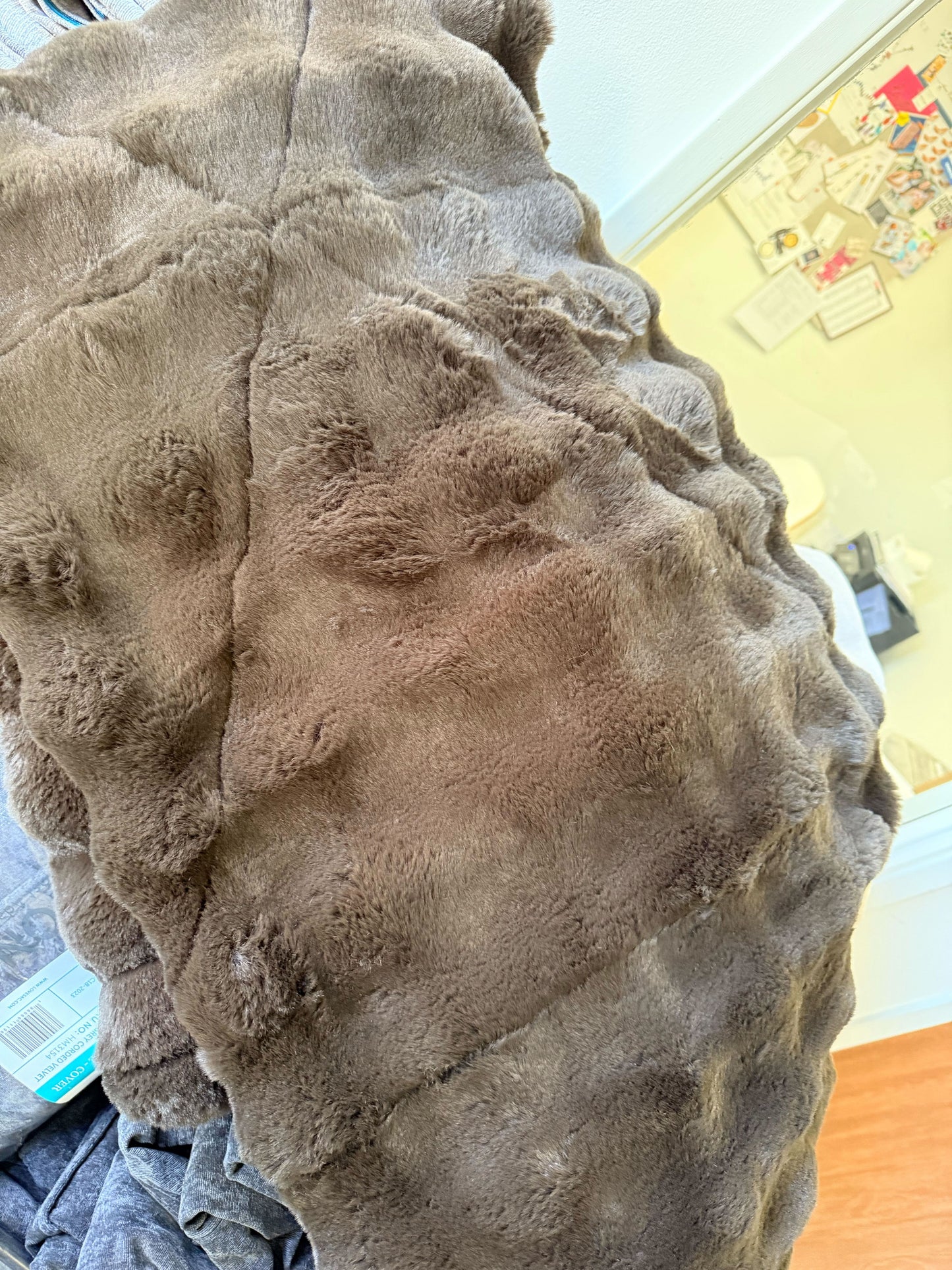 JC4152 Footsac Blanket: Espresso Sand Sculpted Phur