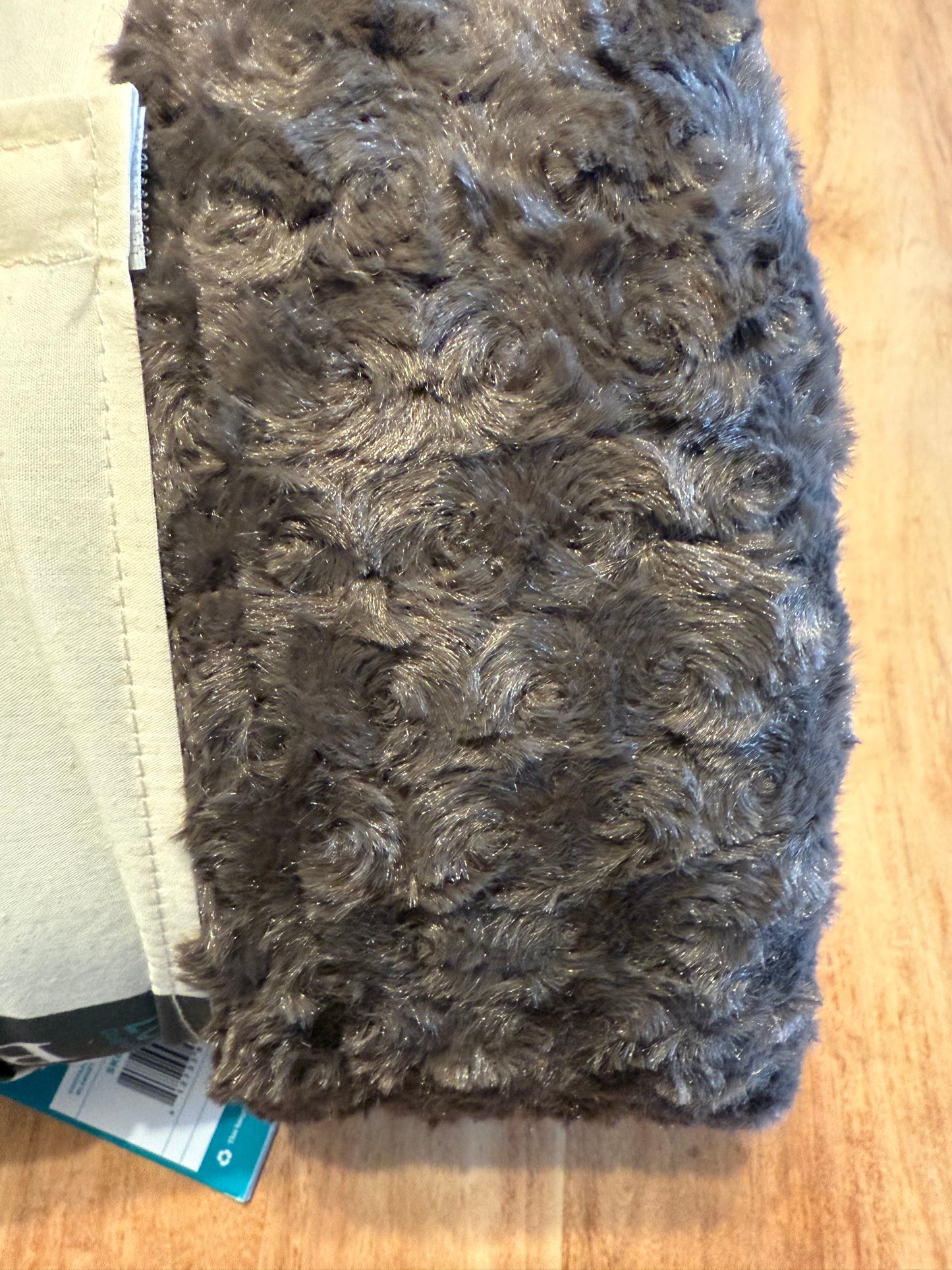 Floor Model blanket Swiss Mousse swirl phur